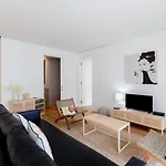Flh Amoreiras Wood Design Flat