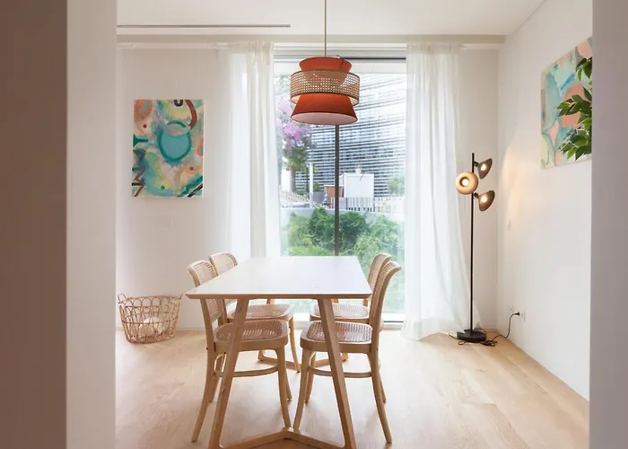 Flh Amoreiras Wood Design Flat