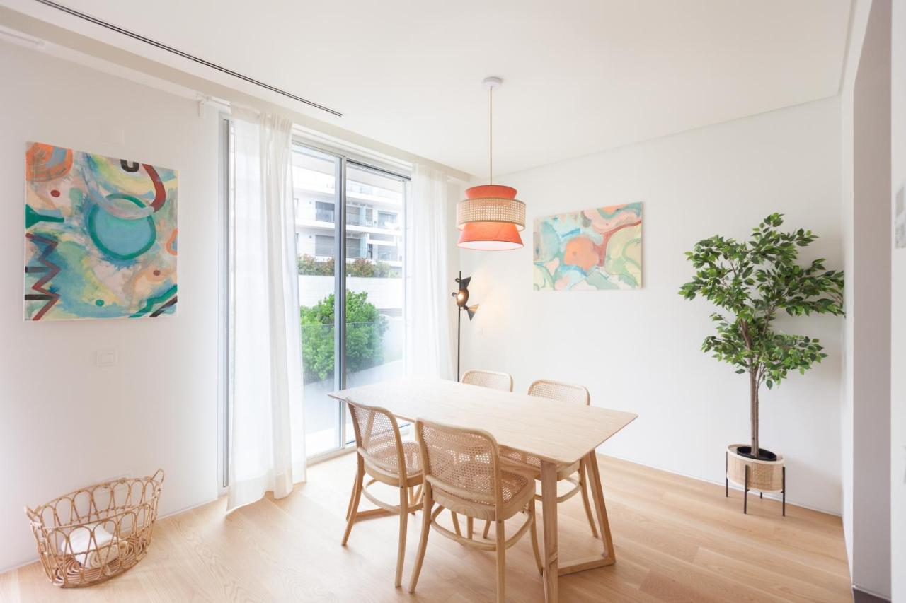 Flh Amoreiras Wood Design Flat
